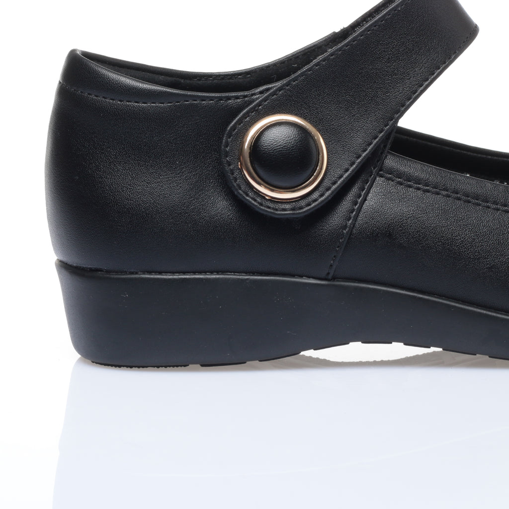 CUSHHIDE Women's Mary Jane Flats with Hook-and-Loop Strap